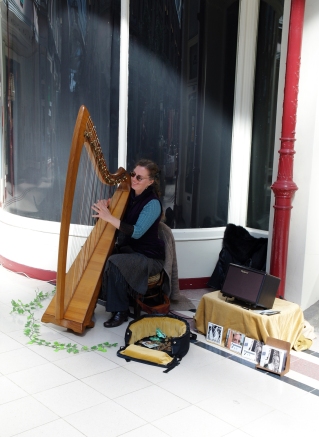 Music from Harp Nouveau.